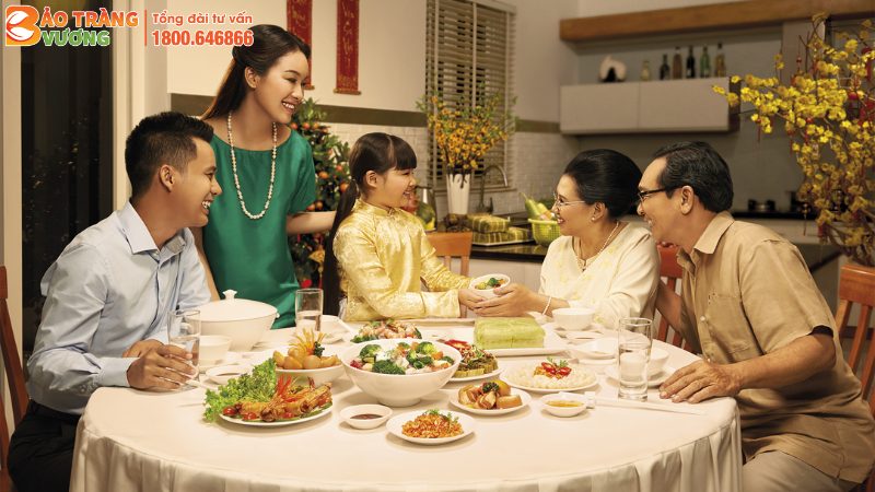 Bữa cơm ngày Tết cũng là chỗ ẩn chứa nhiều nguy hại nếu người mắc viêm đại tràng không biết cách bảo vệ mình
