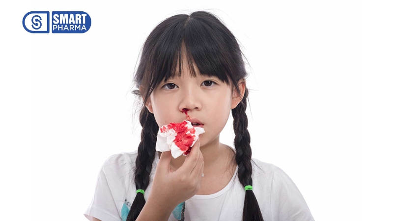 Bệnh nhân có thể xuất huyết ở nhiều cơ quan và mô trong cơ thể, bao gồm chảy máu mũi