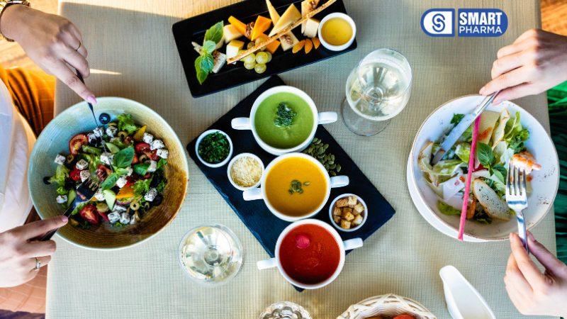 Smart Pharma - Đàn ông yếu sinh lý vì chính những thói quen thường ngày này 4 Nhiều nghiên cứu đã chỉ ra rằng việc ăn uống đúng cách và khoa học đóng vai trò quan trọng trong việc kiểm soát mỡ máu và hỗ trợ ngăn ngừa các biến chứng nguy hiểm của bệnh.